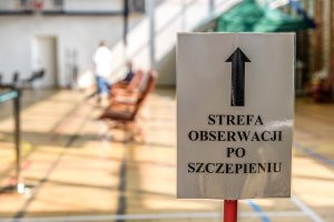 Tabliczka informacyjna „Strefa obserwacji o szczepieniu” Tabliczka informacyjna „Strefa obserwacji o szczepieniu”