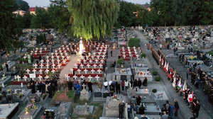 Apel Poległych na cmentarzu parafialnym w Szydłowcu. Apel Poległych na cmentarzu parafialnym w Szydłowcu.