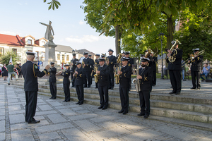 Na rynku w Szydłowcu gra Orkiestra Morskiego Oddziału Straży Granicznej. Na rynku w Szydłowcu gra Orkiestra Morskiego Oddziału Straży Granicznej.