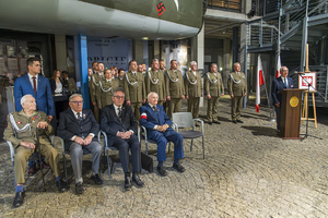 por. w st. spocz. Janusz Maksymowicz ps. „Janosz” Wiceprezes Związku Powstańców Warszawskich podczas wystąpienia por. w st. spocz. Janusz Maksymowicz ps. „Janosz” Wiceprezes Związku Powstańców Warszawskich podczas wystąpienia