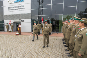 Komendant Nadwiślańskiego Oddziału Straży Granicznej płk SG Dariusz Lutyński podczas powitania pododdziałów Komendant Nadwiślańskiego Oddziału Straży Granicznej płk SG Dariusz Lutyński podczas powitania pododdziałów