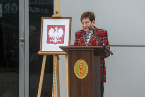 Pani Kazimiera Lange Przewodnicząca Rady Federacji Rodzin Katyńskich w Warszawie podczas wystąpienia Pani Kazimiera Lange Przewodnicząca Rady Federacji Rodzin Katyńskich w Warszawie podczas wystąpienia