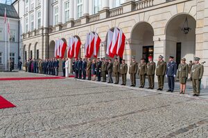 Uczestnicy uroczystości wręczenia nominacji generalskich. Uczestnicy uroczystości wręczenia nominacji generalskich.