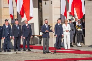 Przemawia Minister Obrony Narodowej. Przemawia Minister Obrony Narodowej.