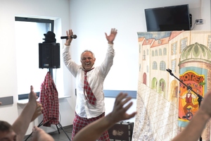 Występ artystów cyrkowych. Występ artystów cyrkowych.