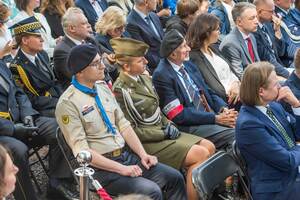 Widok na uczestników obchodów 81. rocznicy wybuchu Powstania Warszawskiego Widok na uczestników obchodów 81. rocznicy wybuchu Powstania Warszawskiego