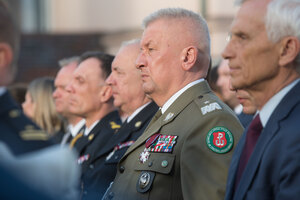 Gen. bryg. SG Dariusz Lutyński podczas Mszy Świętej. Gen. bryg. SG Dariusz Lutyński podczas Mszy Świętej.
