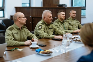 Niemiecka delegacja z wizytą w Strzeżonym Ośrodku dla Cudzoziemców w Lesznowoli. Niemiecka delegacja z wizytą w Strzeżonym Ośrodku dla Cudzoziemców w Lesznowoli.