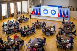 Gala podsumowująca pilotażowy program mentoringowy w służbie cywilnej. Gala podsumowująca pilotażowy program mentoringowy w służbie cywilnej.