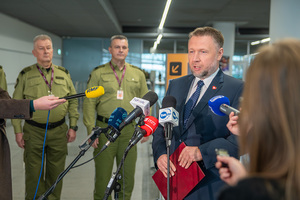 Briefing prasowy Ministra Marcina Kierwińskiego. Briefing prasowy Ministra Marcina Kierwińskiego.