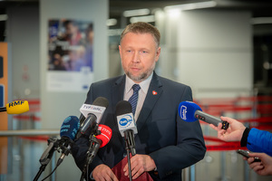 Briefing prasowy Ministra Marcina Kierwińskiego. Briefing prasowy Ministra Marcina Kierwińskiego.