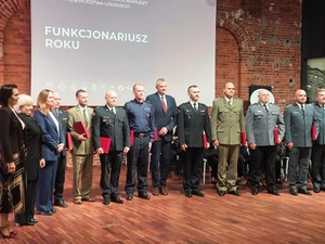 Wręczenie wyróżnień podczas gali. Wręczenie wyróżnień podczas gali.