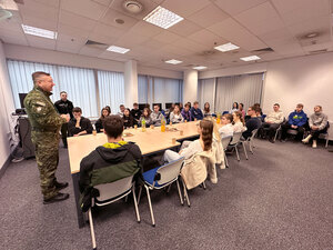 Wizyta uczniów w Placówce Straży Granicznej Warszawa-Okęcie. Wizyta uczniów w Placówce Straży Granicznej Warszawa-Okęcie.