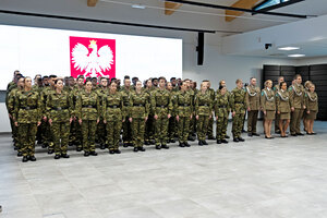 Uroczysty apel ślubowania nowo przyjętych funkcjonariuszy. Uroczysty apel ślubowania nowo przyjętych funkcjonariuszy.