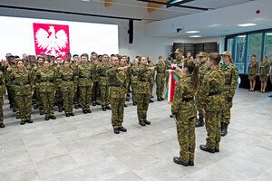 Uroczysty apel ślubowania nowo przyjętych funkcjonariuszy. Uroczysty apel ślubowania nowo przyjętych funkcjonariuszy.