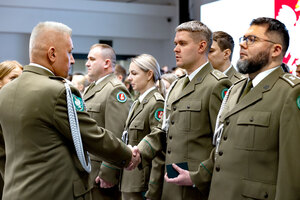 Uroczysty apel ślubowania nowo przyjętych funkcjonariuszy. Uroczysty apel ślubowania nowo przyjętych funkcjonariuszy.