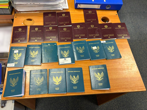 Paszporty zatrzymanych cudzoziemców. Paszporty zatrzymanych cudzoziemców.