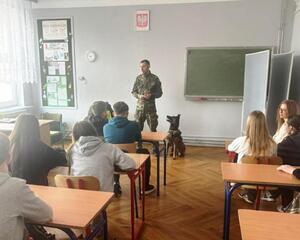 Spotkanie funkcjonariuszy z uczniami. Spotkanie funkcjonariuszy z uczniami.