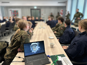 Wizyta uczniów z Grudziądza w Komendzie NwOSG. Wizyta uczniów z Grudziądza w Komendzie NwOSG.