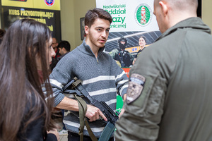Uczestnicy inicjatywy „Moje bezpieczeństwo dziś i jutro – rola służb mundurowych”. Uczestnicy inicjatywy „Moje bezpieczeństwo dziś i jutro – rola służb mundurowych”.