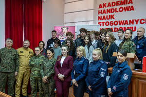 Uczestnicy inicjatywy „Moje bezpieczeństwo dziś i jutro – rola służb mundurowych”. Uczestnicy inicjatywy „Moje bezpieczeństwo dziś i jutro – rola służb mundurowych”.