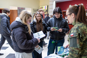 Uczestnicy inicjatywy „Moje bezpieczeństwo dziś i jutro – rola służb mundurowych”. Uczestnicy inicjatywy „Moje bezpieczeństwo dziś i jutro – rola służb mundurowych”.