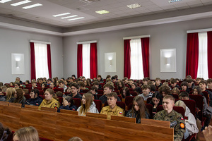 Uczestnicy inicjatywy „Moje bezpieczeństwo dziś i jutro – rola służb mundurowych”. Uczestnicy inicjatywy „Moje bezpieczeństwo dziś i jutro – rola służb mundurowych”.
