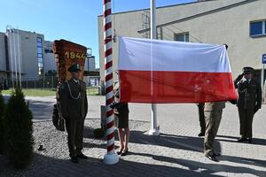 Uroczysta zbiórka z okazji Dnia Flagi Rzeczypospolitej Polskiej. Uroczysta zbiórka z okazji Dnia Flagi Rzeczypospolitej Polskiej.