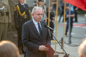 Uroczystość pod Pomnikiem Ofiar Rzezi Woli. Uroczystość pod Pomnikiem Ofiar Rzezi Woli.